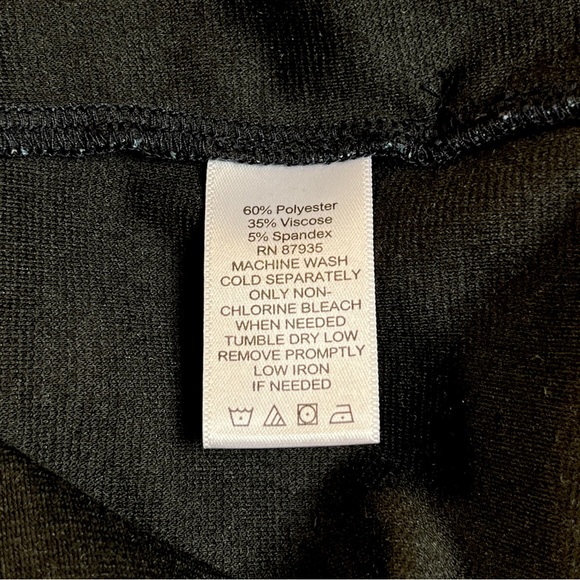 NWOT Susan Graver Weekend cowl neck fitted sweatshirt with pockets - Picture 7 of 8